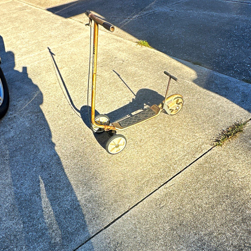 Vintage wheel kick scooter - 3-wheel,